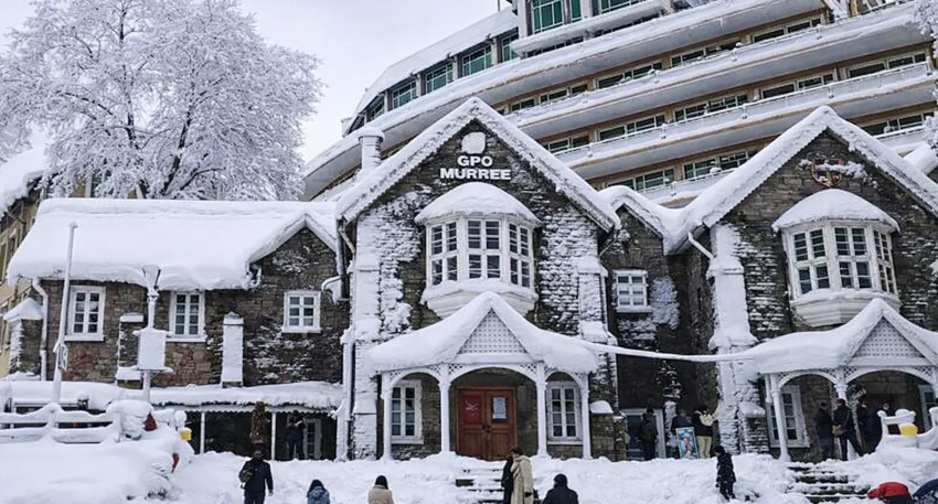 Murree to experience continuous snowfall for 6 days