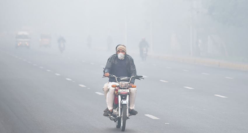 Dense fog hits Pakistan amid cold, dry weather: PMD