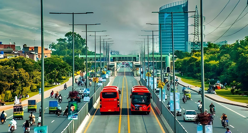 Basant 2026: Lahore offers free public transport and rickshaws