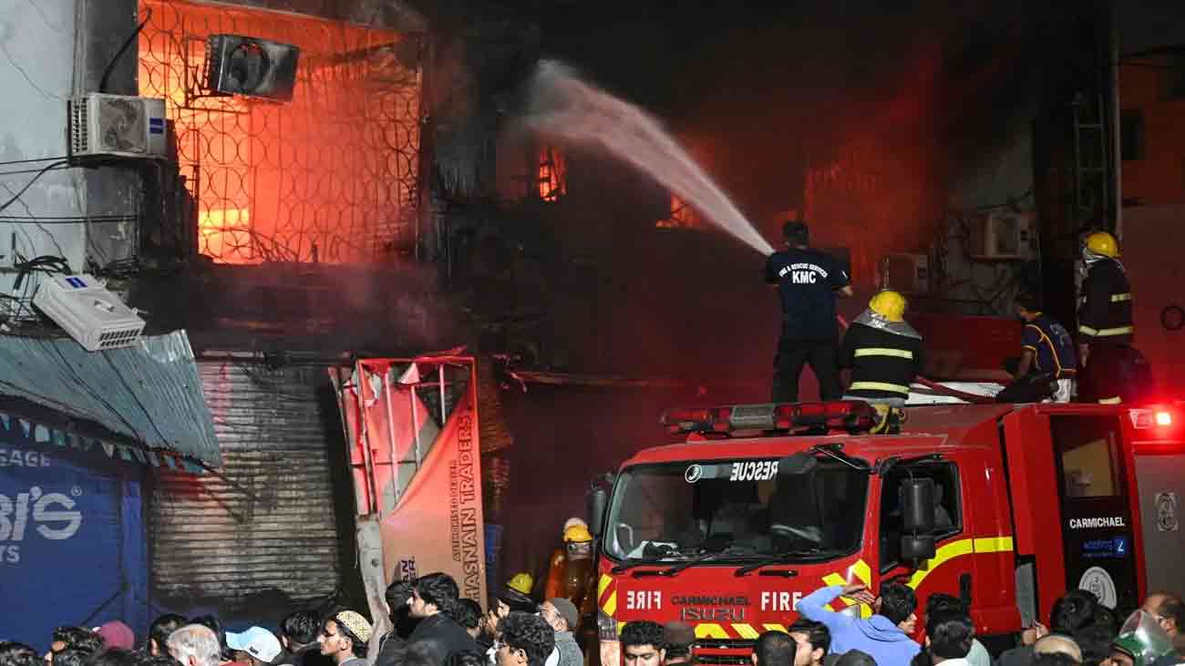 Karachi Gul Plaza fire extinguished after 33 hours, death toll rises to 14