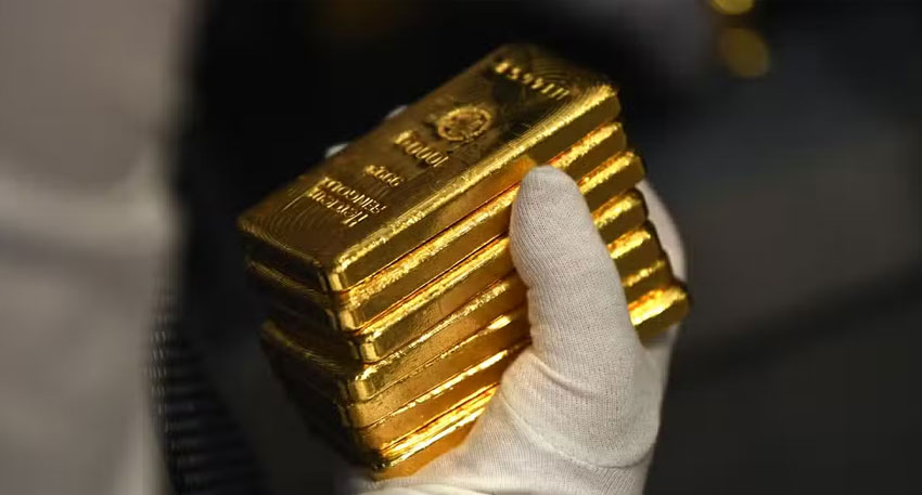 Gold hits fresh record in pakistan after global rally