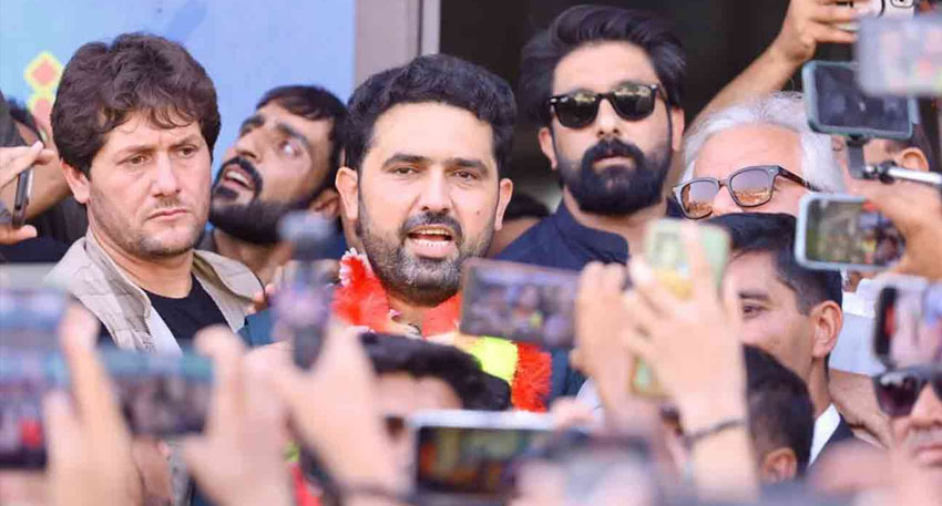 Non-bailable warrants as KP CM Sohail Afridi skips court hearing