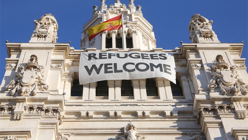 Spain to legalize half a million undocumented immigrants