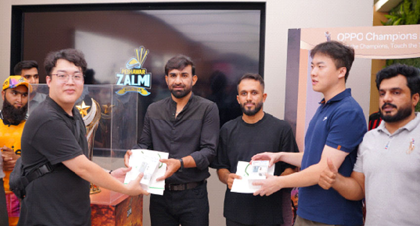 OPPO celebrates Peshawar Zalmi's PSL 2026 trophy with Zalmi Players and fans at OPPO Peshawar Flagship Store
