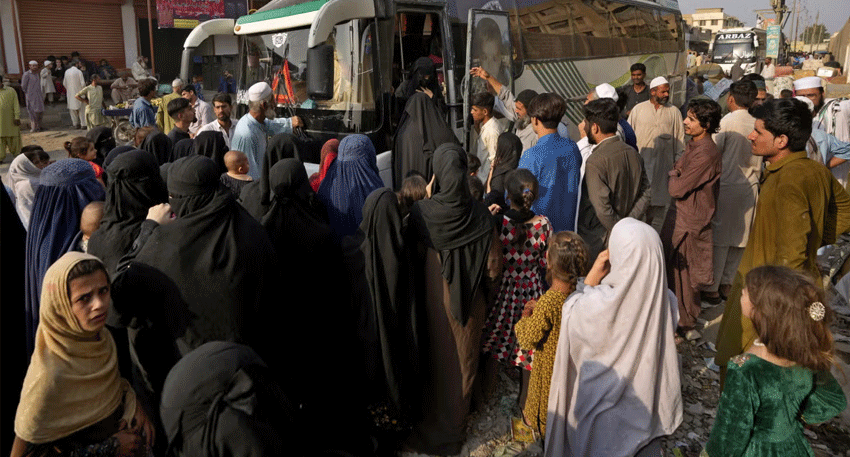 Karachi police arrested 18 illegal Afghans in Qaidabad and sealed their residence