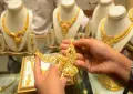 Gold jumps Rs4,600 per tola in Pakistan