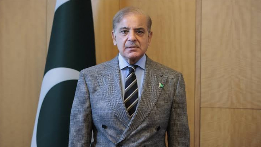 Prime Minister Shehbaz condemns Houthi attacks on Saudi oil tankers. File photo