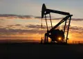 Crude oil prices fall despite regional tensions