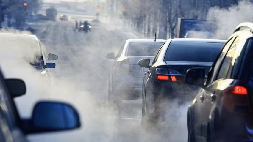 Lahore will suspend the driving licences. File photo