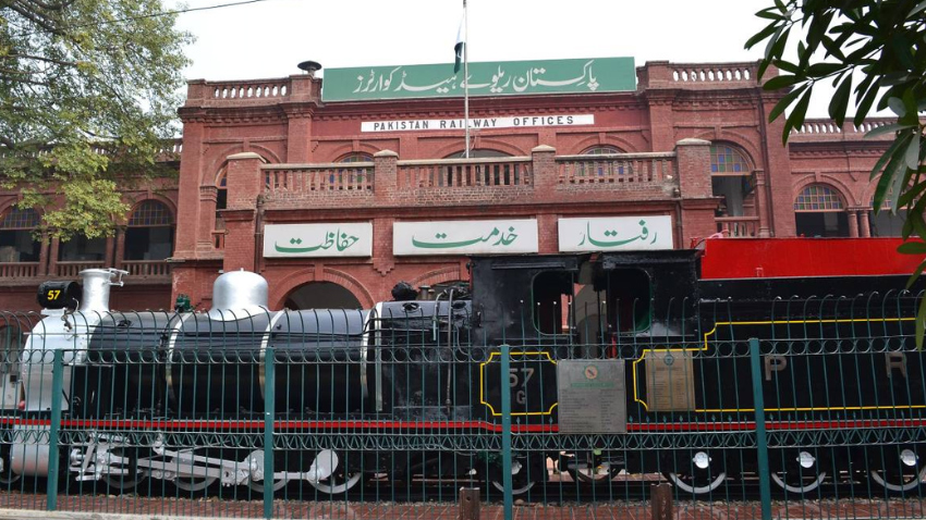 Pakistan Railways set to outsource 15 more trains. File photo