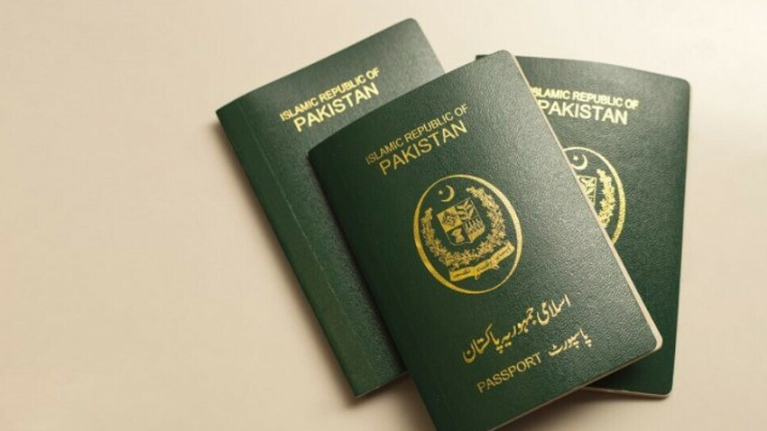 Citizens can now pay passport and immigration fees through mobile app. File photo