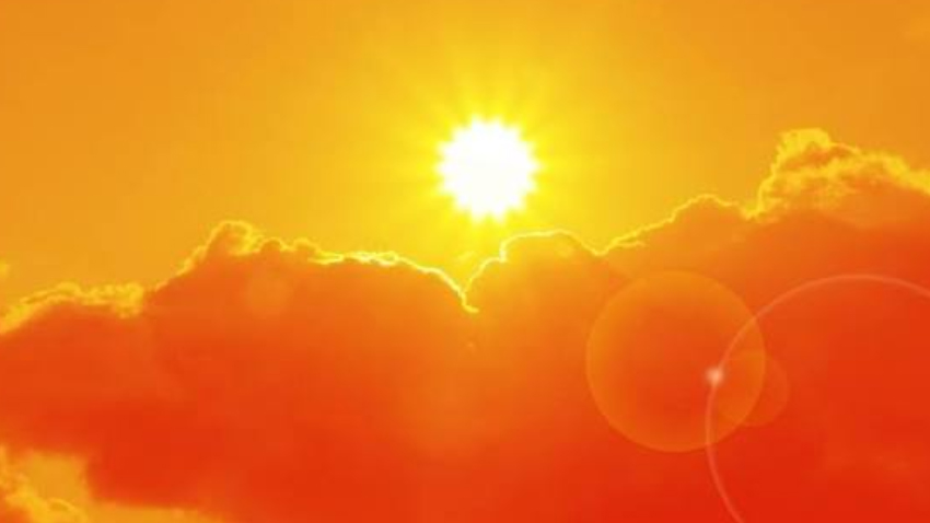 Hot, humid weather is expected across most of Pakistan. File photo