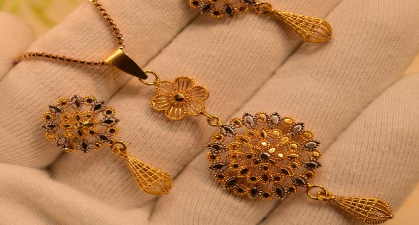 Gold and Silver prices decline for third consecutive day in Pakistan