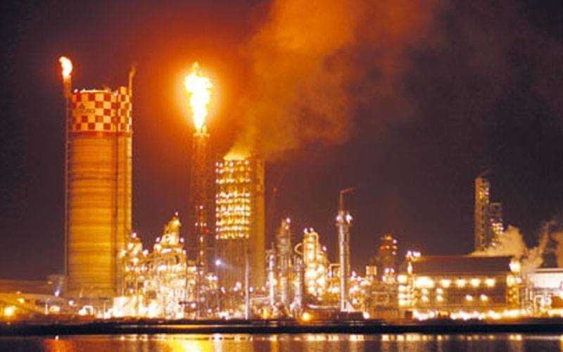 Iranian missile hits Israeli oil refinery in Haifa, triggers power outage