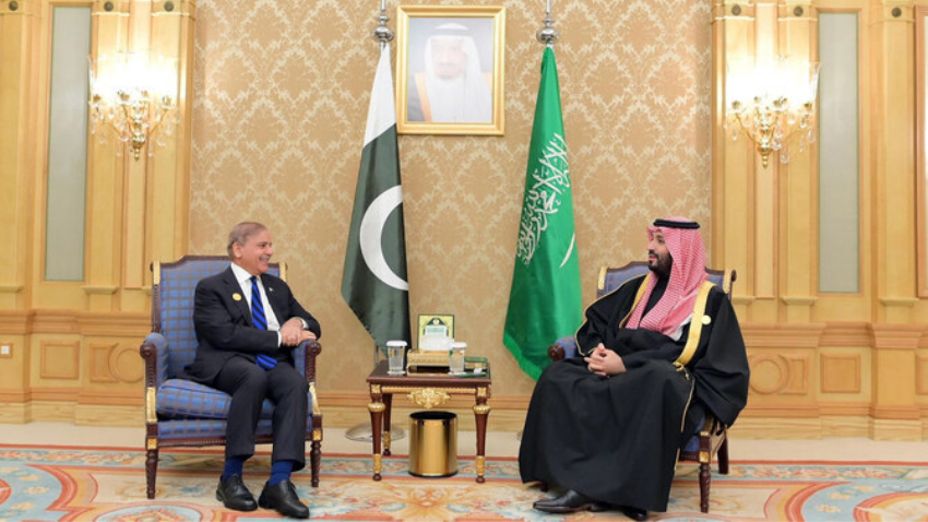 Saudi Crown Prince Mohammed Bin Salman and Prime Minister Shehbaz Sharif. File photo