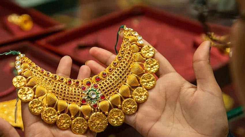 Gold prices drop in Pakistan after $110 crash. File photo