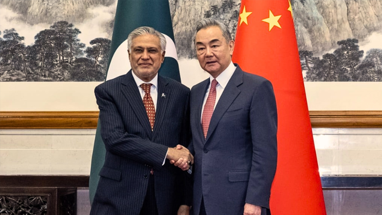DPM Ishaq Dar and Chinese Foreign Minister Wang Yi. File Photo