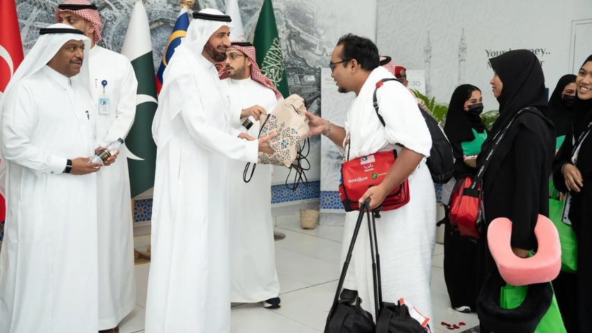 Minister of Hajj, Umrah inspects pilgrim services at Jeddah airport. File photo