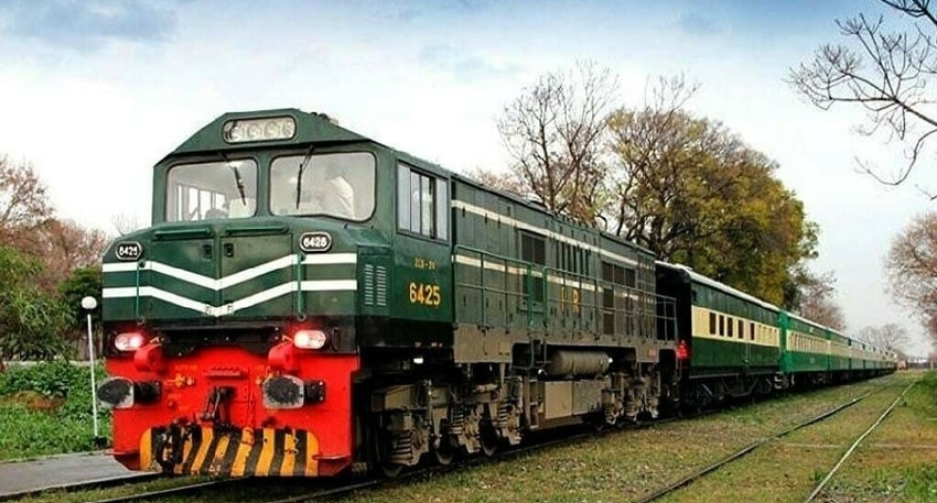 New Awam Express revealed as faster Karachi travel and modern upgrades planned. For details:
