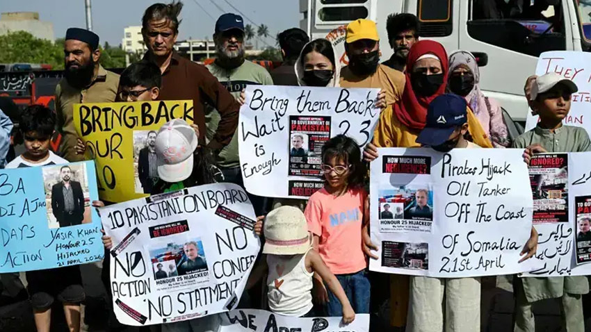 Four Pakistanis freed from Somali pirates. File photo