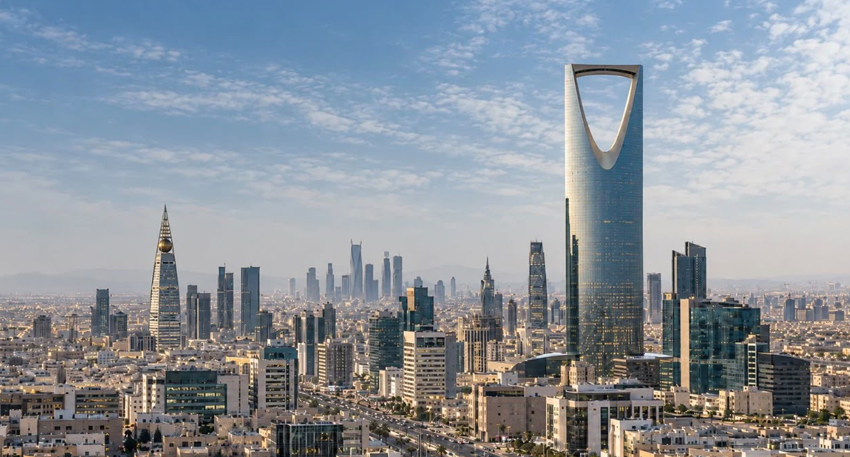 Makkah pact troops head for Saudi Arabia