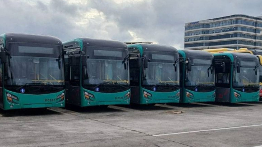 Peshawar BRT has received all 52 new buses. File photo