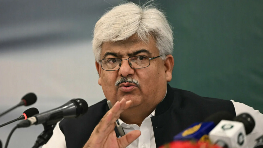 FBR Chairman Rashid Langrial nominated for Hilal-i-Imtiaz face a Senate block. File photo