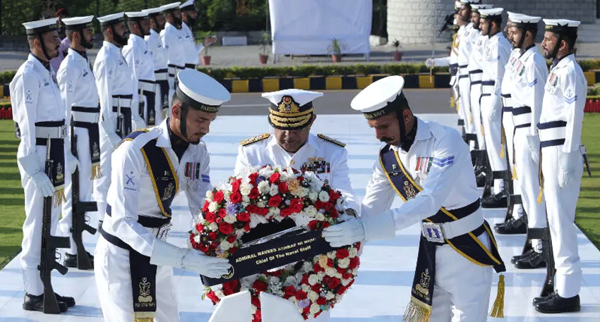 Admiral Naveed Ashraf pays tribute to Pakistan Navy martyrs at Naval Headquarters on Navy Day
