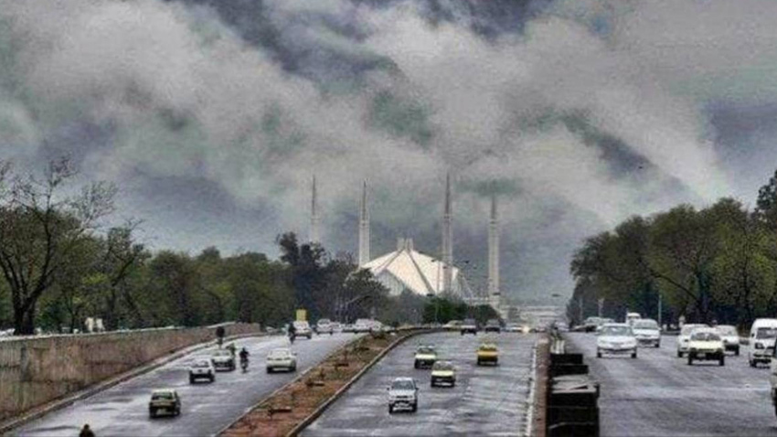 Heavy rain hits Islamabad as traffic police issue a road safety advisory. File photo