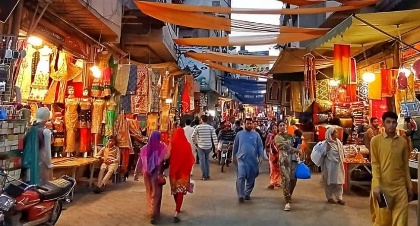Pakistan austerity measures tighten as Islamabad shops and malls face 9pm closing. File photo