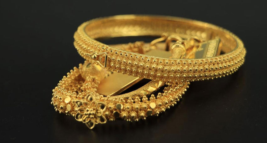 Gold prices fall slightly. File photo