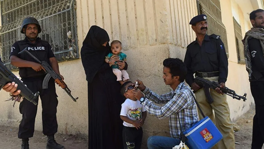 Two policemen guarding a polio vaccination team were martyred. File photo