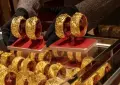 Gold price struggles as Fed rate hike fears weigh