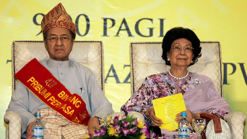 Siti Hasmah, wife of Malaysia’s former Prime Minister Mahathir Mohamad, has died. File photo