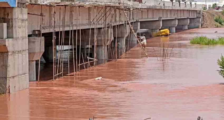 Floodwaters Enter Gurudwara Kartarpur Sahib As River Ravi Overflows Near  Pakistan Border | World News - News18